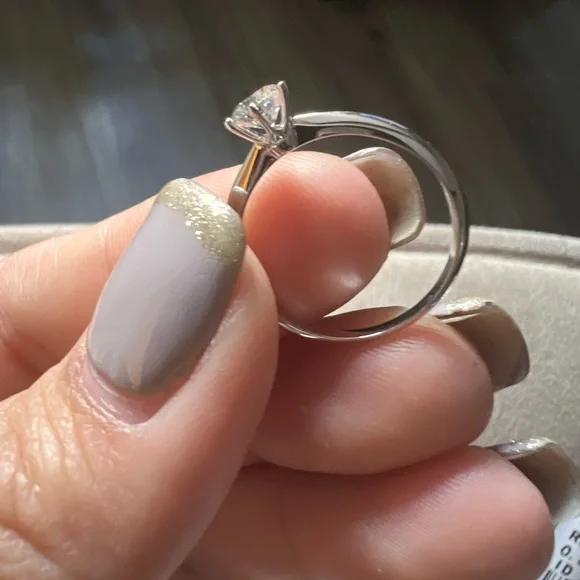 Elegant 6-Prong Tiff Style Diamond Engagement Ring 14k Solid White Gold with IGI